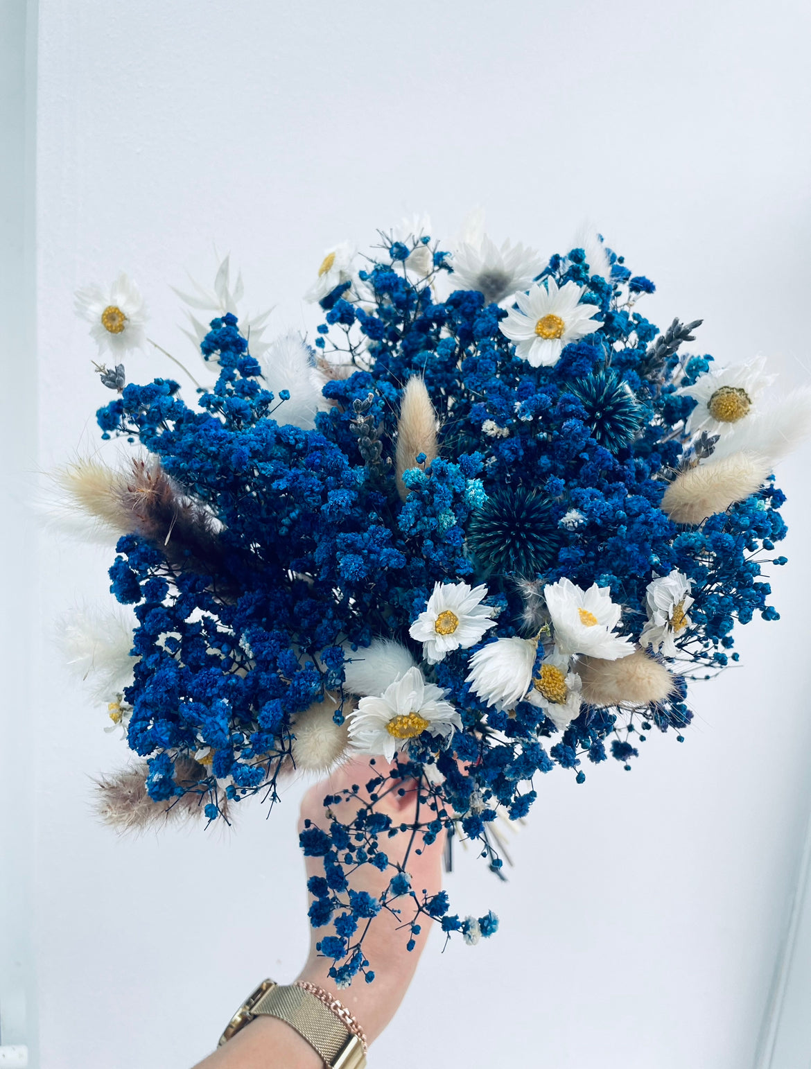 Blue Bouquet with Dried Daisies – Elegant, Handcrafted Flower Arrangement – Perfect for Home Decor, Weddings, or Special Occasions