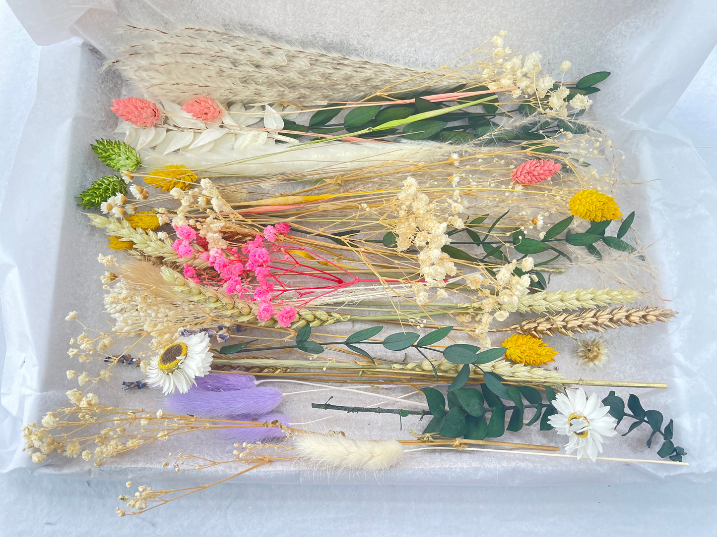60+ Dried Flowers Offcuts / Dried Flower Crafting box / Letterbox flower offcuts / Mini Posies / Gift Topper / Dried Flower Cake topper
