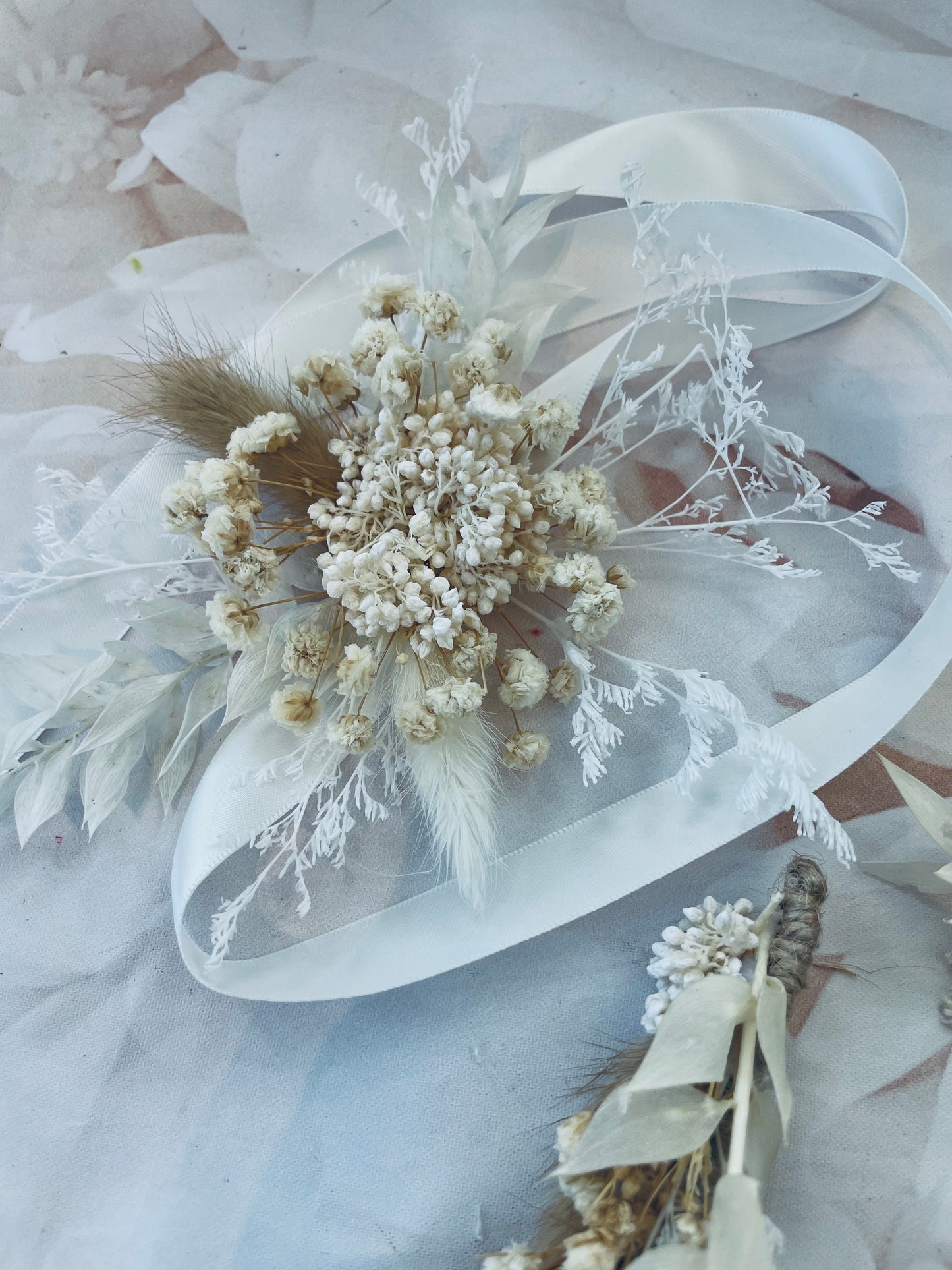 White Dried Flower Head Crown Boutonniere Wedding Corsage Wedding Flowers Groomsmen Boho Buttonhole