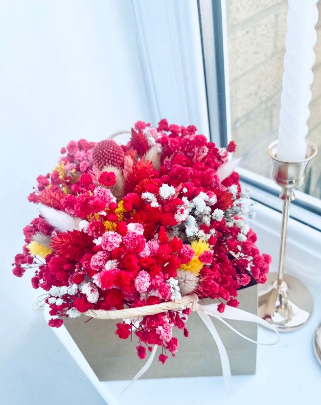 Centerpiece Flowers with vase Gift for teacher Mini Dried Flower Bouquet Gift for Her Home Decor Birthday Gift Decor Gift Gypsophila