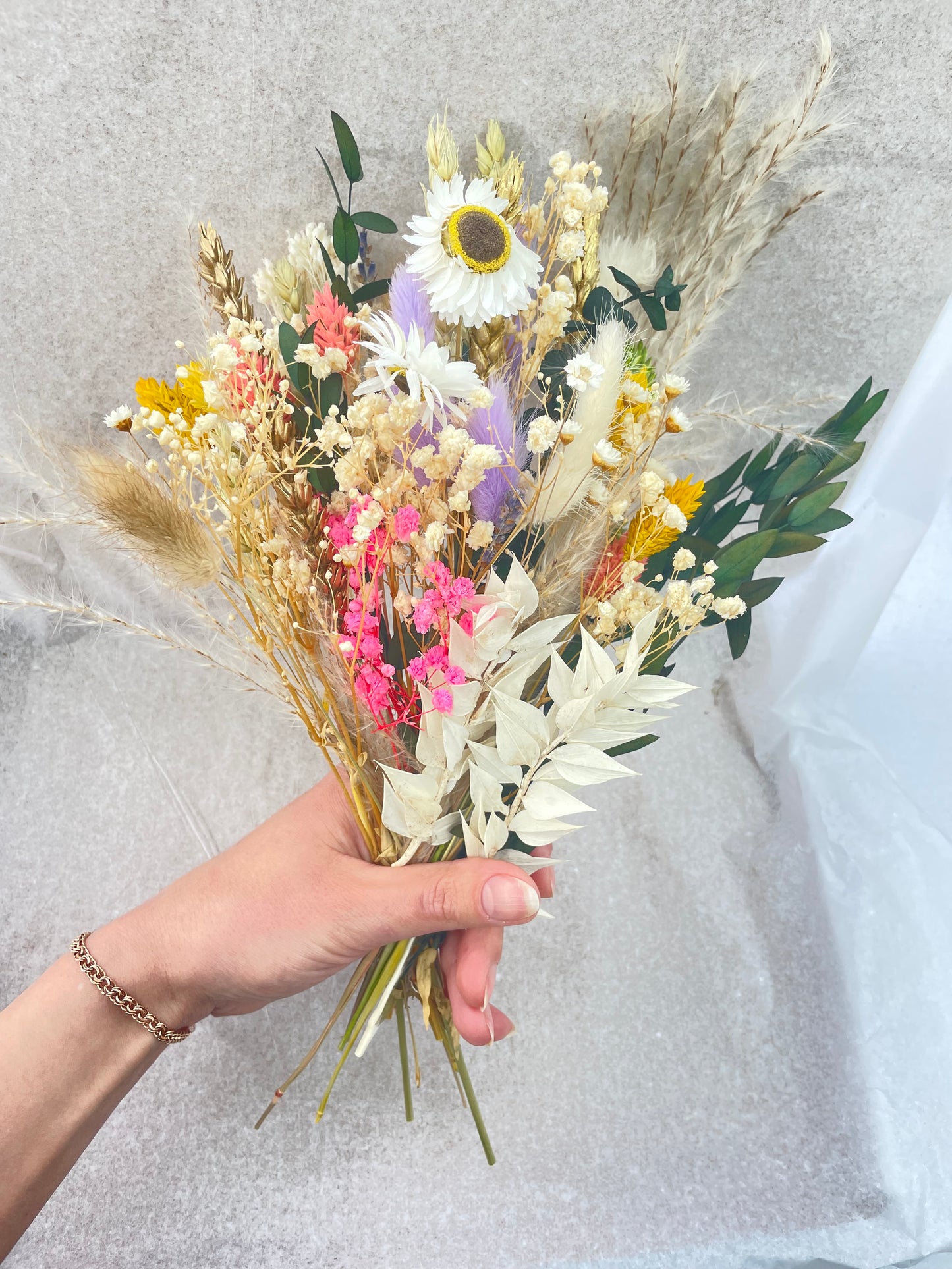 60+ Dried Flowers Offcuts / Dried Flower Crafting box / Letterbox flower offcuts / Mini Posies / Gift Topper / Dried Flower Cake topper