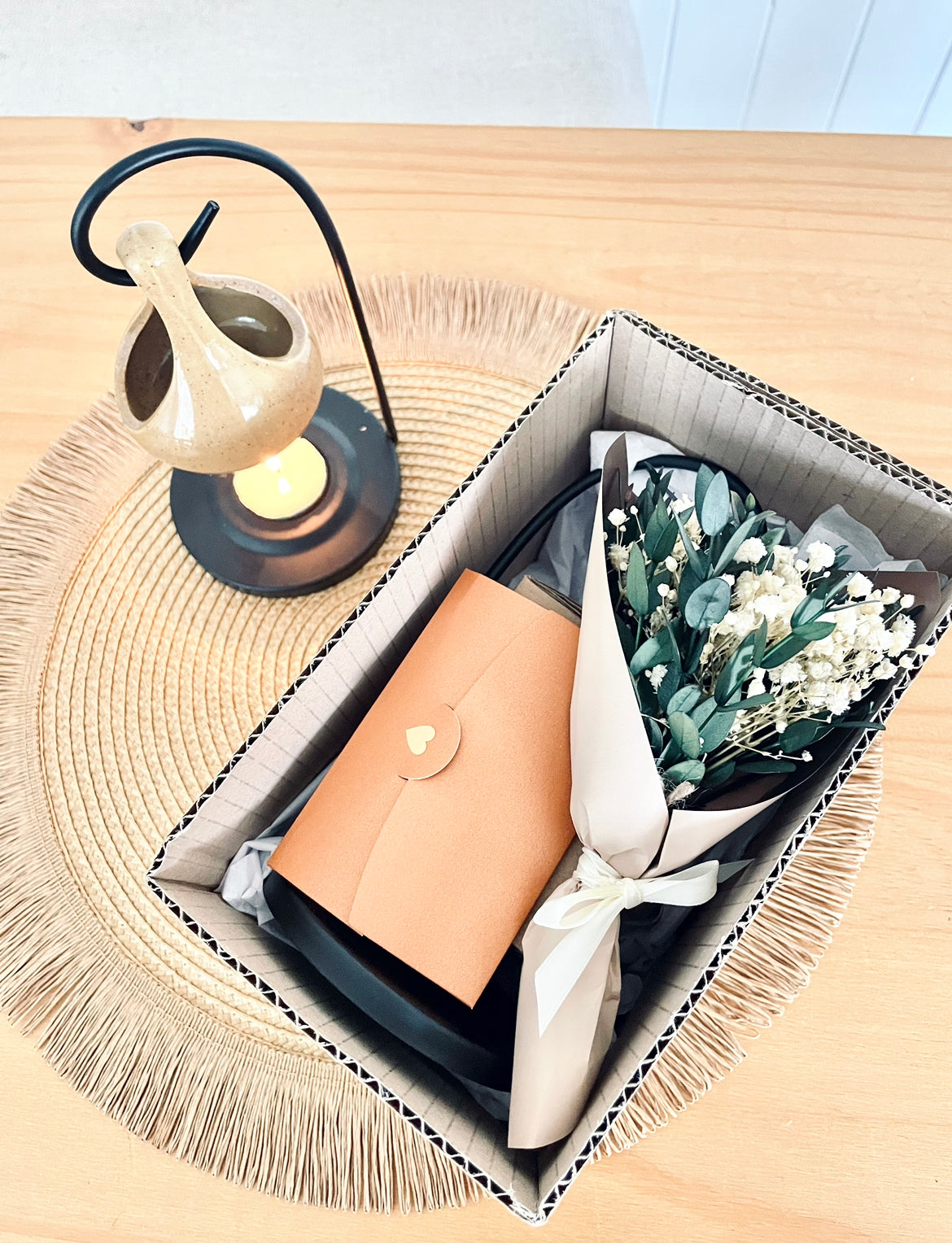 GIFT SET Tear Drop Tea Light Holder Wax Melt Burner with Flowers an Card