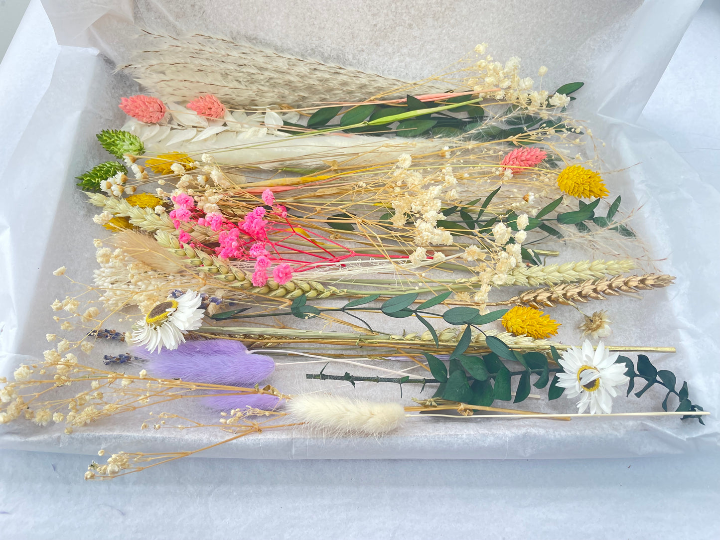 60+ Dried Flowers Offcuts / Dried Flower Crafting box / Letterbox flower offcuts / Mini Posies / Gift Topper / Dried Flower Cake topper