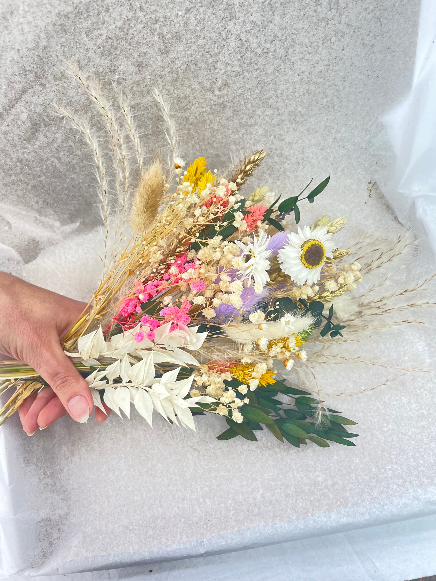 60+ Dried Flowers Offcuts / Dried Flower Crafting box / Letterbox flower offcuts / Mini Posies / Gift Topper / Dried Flower Cake topper