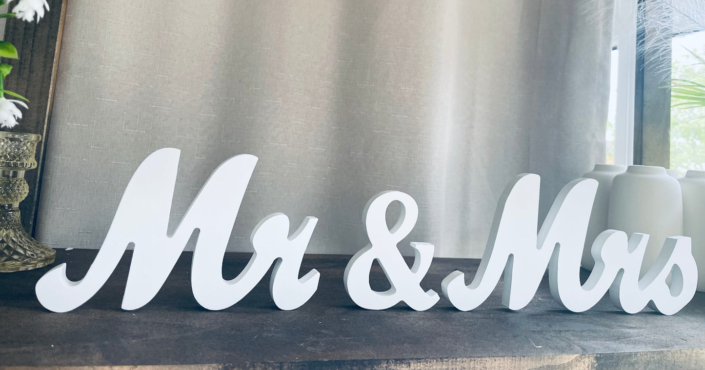 Mr and Mrs Sign Table Signs for Wedding Mr & Mrs Wood Wedding Sign Wood Mrs Sign for Table Wedding Wood Sign Wedding Table Decoration Rustic