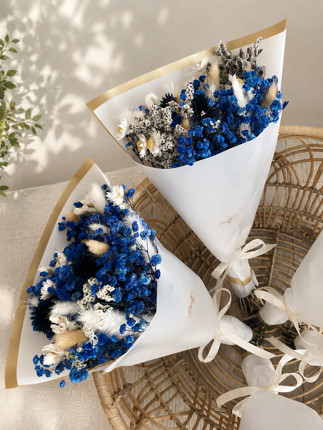 Blue Bouquet with Dried Daisies – Elegant, Handcrafted Flower Arrangement – Perfect for Home Decor, Weddings, or Special Occasions