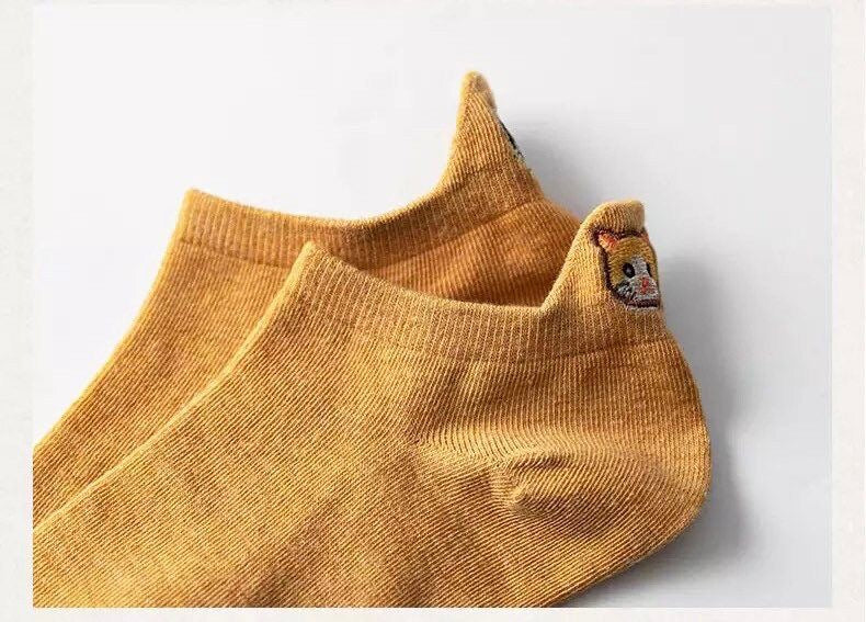 Personalized Cotton cat embroidery ankle socks/women's ankle socks/cat socks/gift for her / cat owner gift