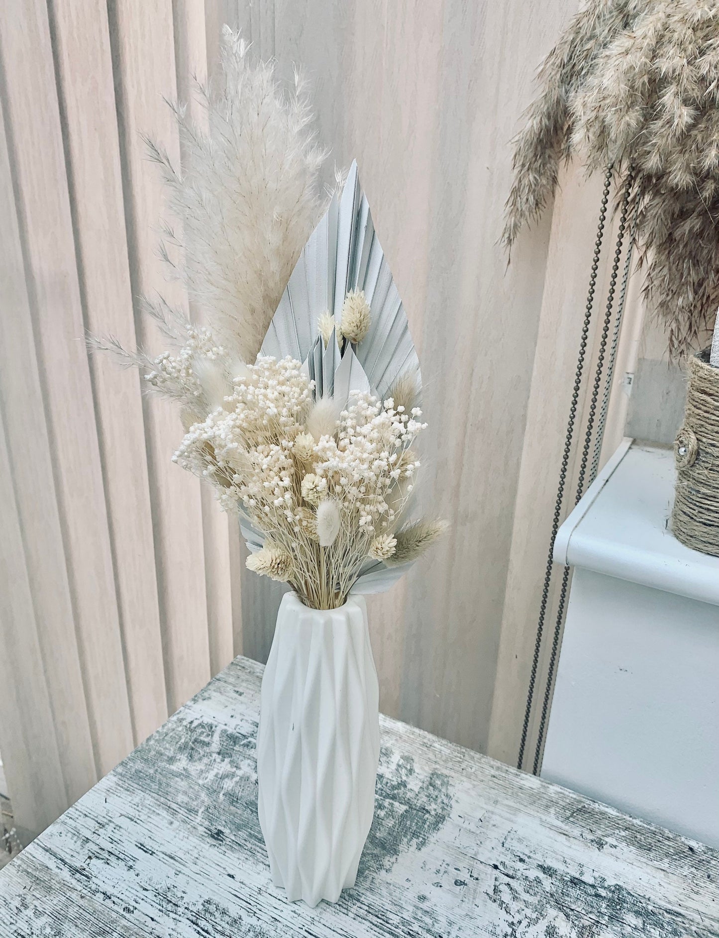 White Dried flower bouquet palm spears / pampas bouquet/ white bouquet / Bunny tails/ Valentines bouquet / pampass bouquet/ cake topper
