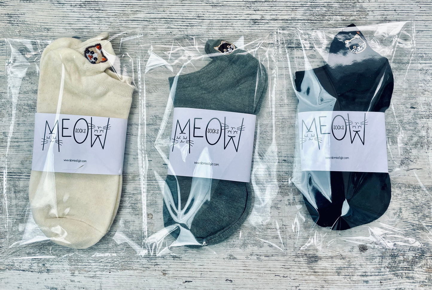 Cotton cat embroydery ankle socks / women ankle socks / cat socks / gift for her / cat owner gift