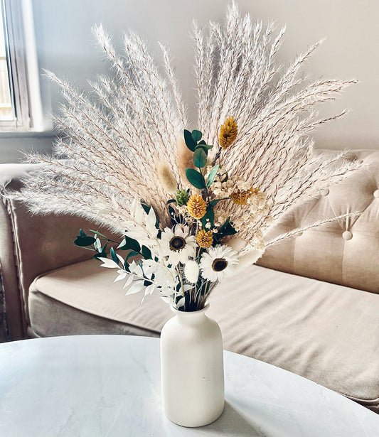 Pampas Arrangement with nordic vase/ pampass grass arrangement / dried flower arrangement/ gift for her,  boho decor, wedding flowers / mixed pampas grass