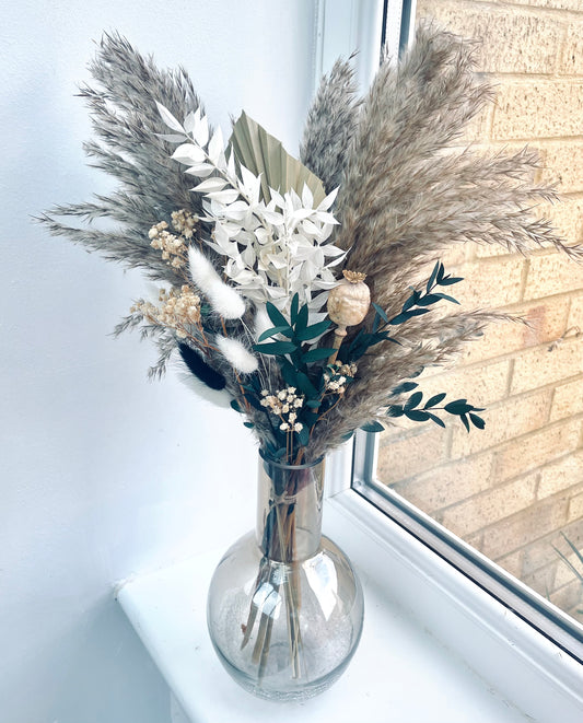 Pampas Bouquet with vase  / pampass grass arrangement / dried flower arrangement/ gift for her,  boho decor / mixed pampas grass